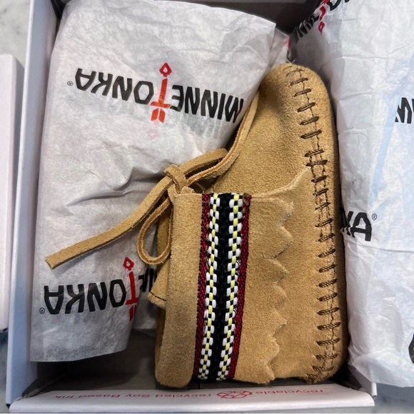 Minnetonka Tan Braid Bootie (size 3) - Picture 2 of 4